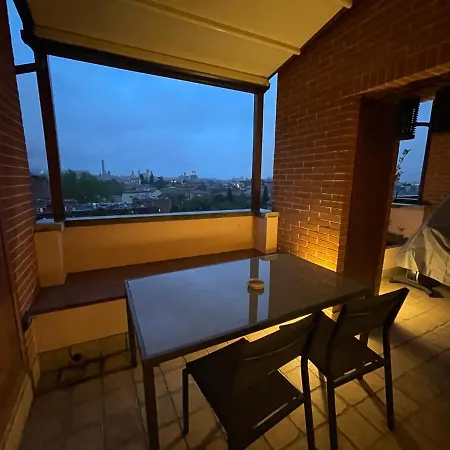 Апартаменты Attico Con Vista Spettacolare E Jacuzzi Болонья