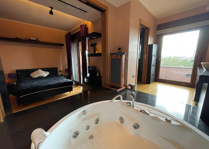 Attico Con Vista Spettacolare E Jacuzzi Lägenhet *